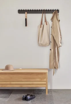Form &amp; Refine A Line Oppbeveringsbenk 111- Hyller Og Garderobe|Oppbevaring