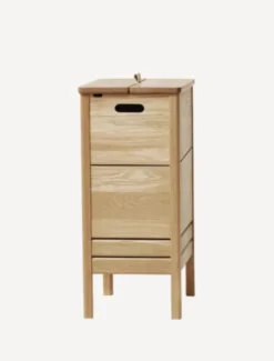 Form &amp; Refine A Line Skittentøyskurv -Eik- Hyller Og Garderobe