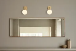 Nuura Apiales wall, brass/opal- Vegglampe