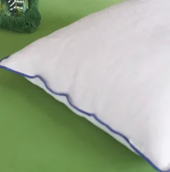 Designers Guild Brera Lino – alabast og kobolt linpute- Puter