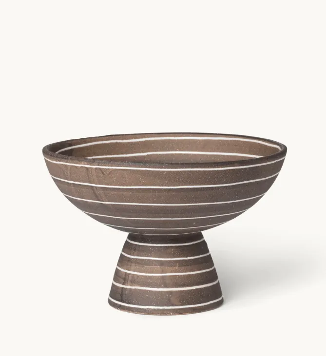 Ferm Living Brura Bowl -Bolle på fot- Fat / Brett / Skåler