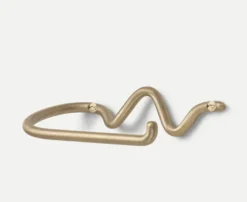 Ferm Living Curvature Toilet Paper Holder – Brass- Knagger / Knotter / Kleshengere|Accessories