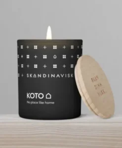 Skandinavisk Duftlys – KOTO 65g- Duftlys/Duftolje|Lysestaker / Lyslykter / Lys