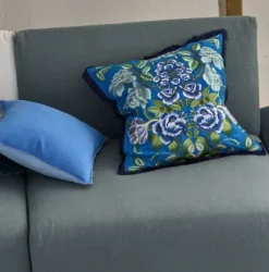 Designers Guild Eleonora Kobolt brodert pute- Puter
