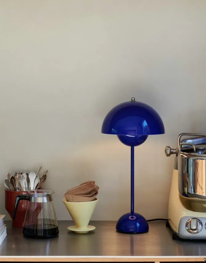 &Tradition Flowerpot bord VP3, Cobalt blue- Bordlampe