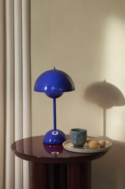 &amp;Tradition Flowerpot oppladbar bordlampe VP9, Cobalt Blue- Bordlampe