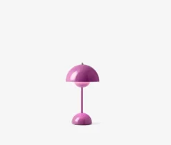 &Tradition Flowerpot oppladbar bordlampe VP9, Tangy Pink- Bordlampe