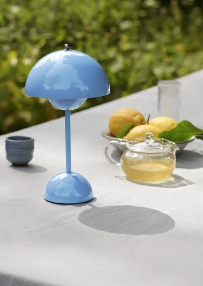 &Tradition Flowerpot oppladbar bordlampe VP9, Swim Blue- Bordlampe
