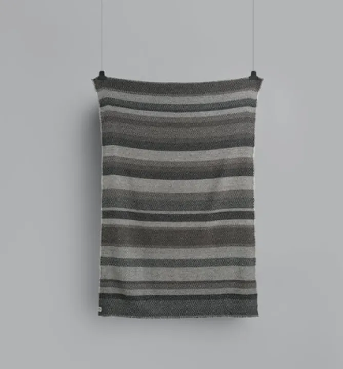 Ru00f8ros Tweed FRI – Gray Day pledd- Pledd