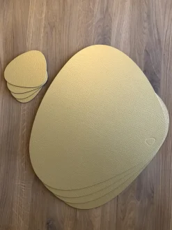 LindDNA Gift set – 4 stk table mat + 4 stk glass mat gold- Til Det Dekkede Bordet