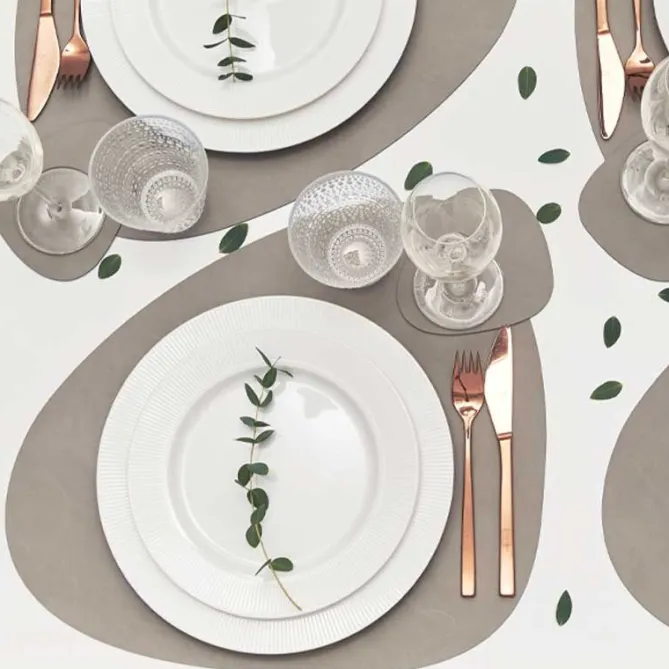 LindDNA Glass mat curve Light Grey- Til Det Dekkede Bordet