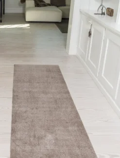 Tica Copenhagen Gulvmatte 67×200 Sand- Lysestaker / Lyslykter / Lys|Gulvtepper