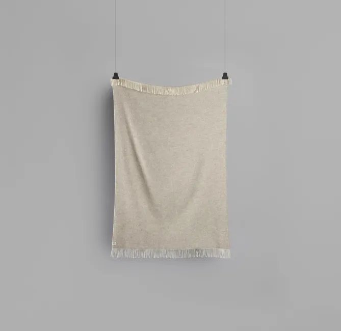 Ru00f8ros Tweed Kattefot Pledd – Light Grey- Pledd
