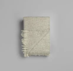 Ru00f8ros Tweed Kattefot Pledd – Light Grey- Pledd