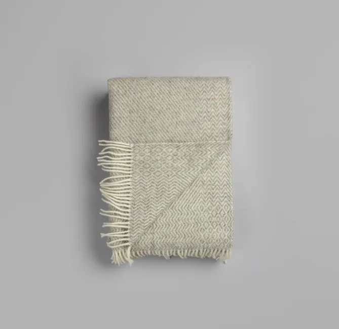 Ru00f8ros Tweed Kattefot Pledd – Light Grey- Pledd