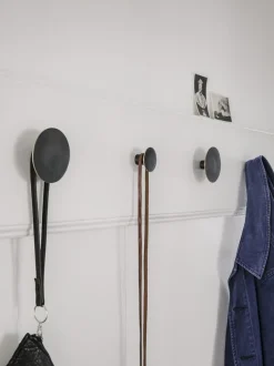 Ferm Living Krok i svart messing- Oppbevaring|Knagger / Knotter / Kleshengere