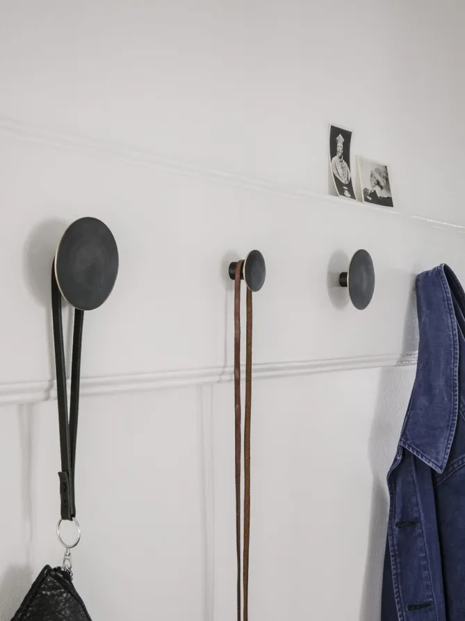 Ferm Living Krok i svart messing- Oppbevaring|Knagger / Knotter / Kleshengere