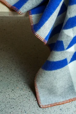Ru00f8ros Tweed Kvam – Pledd 5254 Blått- Pledd