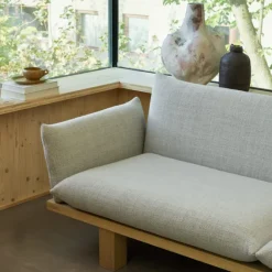 LK Hjelle Less Sofa 255- Sofa