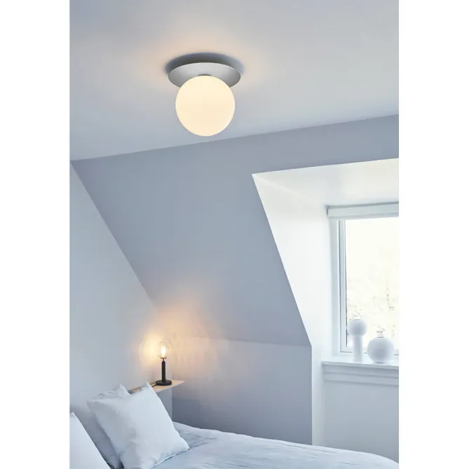 Nuura Liila 1, Large light silver/opal white- Vegglampe|Taklamper Og Plafond