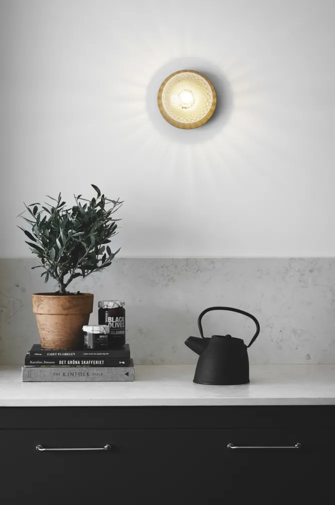Nuura Liila 1, medium nordic gold/optic- Vegglampe|Taklamper Og Plafond