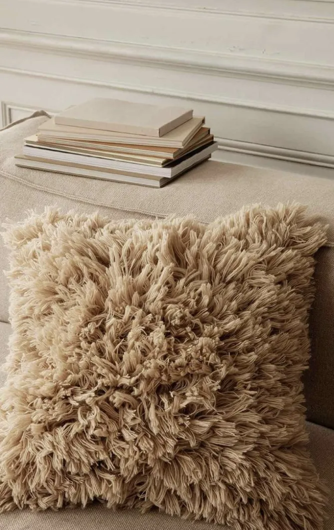Ferm Living Meadow High Pile Cushion – Light Sand- Puter|Accessories
