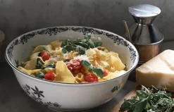 Ru00f6rstrand Ostindia Salatbolle 2,4 L – sort- Til Det Dekkede Bordet
