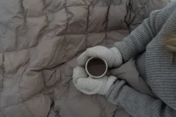 Norsk Dun Out&and;About Dunpledd Beige- Sengetepper|Pledd