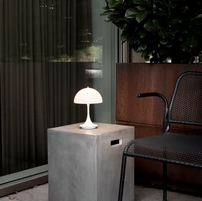 Louis Poulsen Panthella 160 Oppladbar -Opal Hvit, V3- Bordlampe