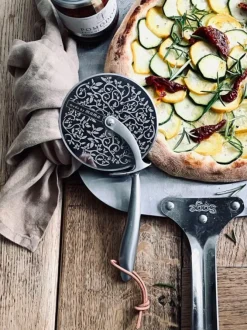 Made by Mama Pizzahjul -Rustfritt stål- Til Kjøkkenbenken