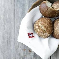 Langkilde & Su00f8n Serviett med norske flagg- Til Det Dekkede Bordet|Accessories