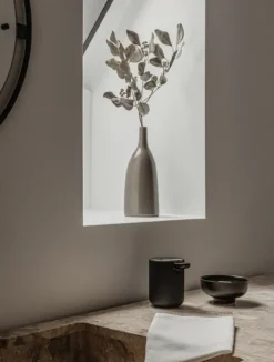 MENU Strandgade Stem Vase- Til Det Dekkede Bordet