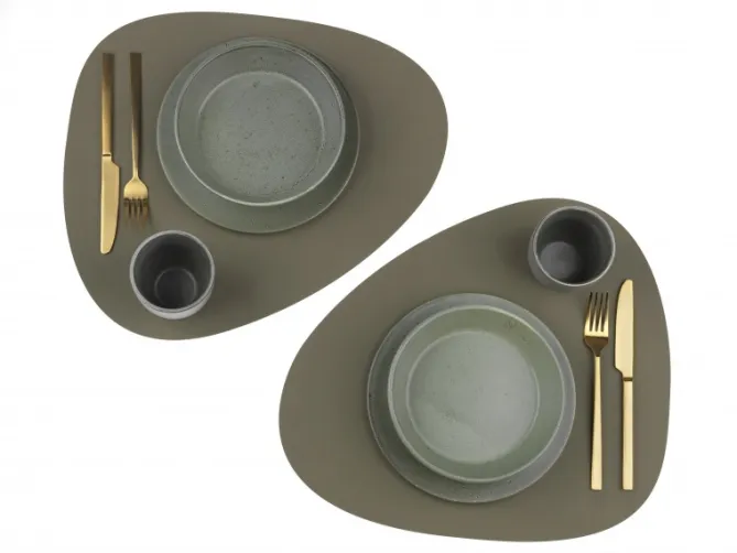 LindDNA Table mat curve L Army Green- Til Det Dekkede Bordet