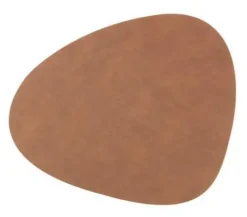 LindDNA Table mat curve L Brown- Til Det Dekkede Bordet