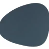LindDNA Table mat curve L Dark Blue- Til Det Dekkede Bordet