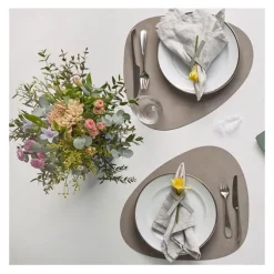 LindDNA Table mat curve L Light Grey- Til Det Dekkede Bordet