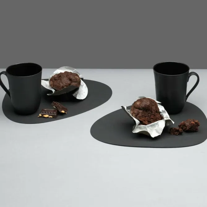LindDNA Table mat curve L Nupo Black- Til Det Dekkede Bordet