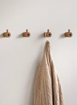 MOEBE Wooden -Knagg- Knagger / Knotter / Kleshengere